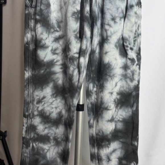 Lululemon Warm Down Joggers – Women’s Size 4 – Great Condition - Picture 5 of 5